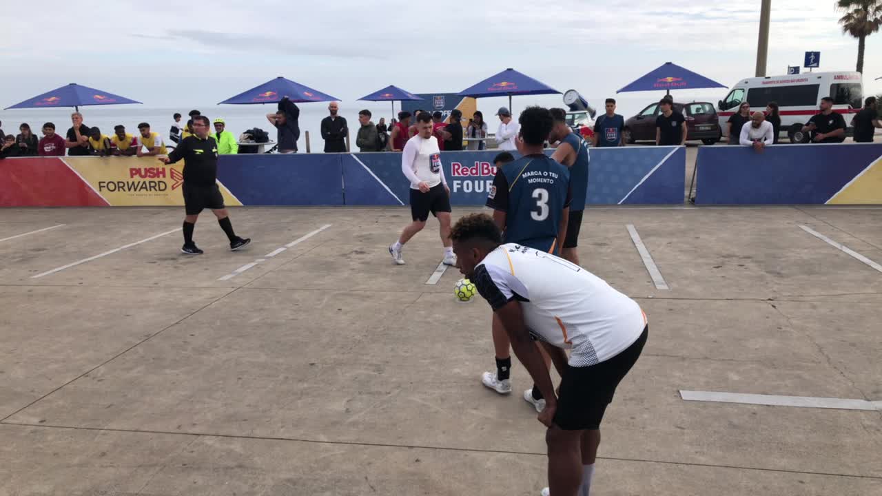 100 Patrocínio vs. Blue Lock